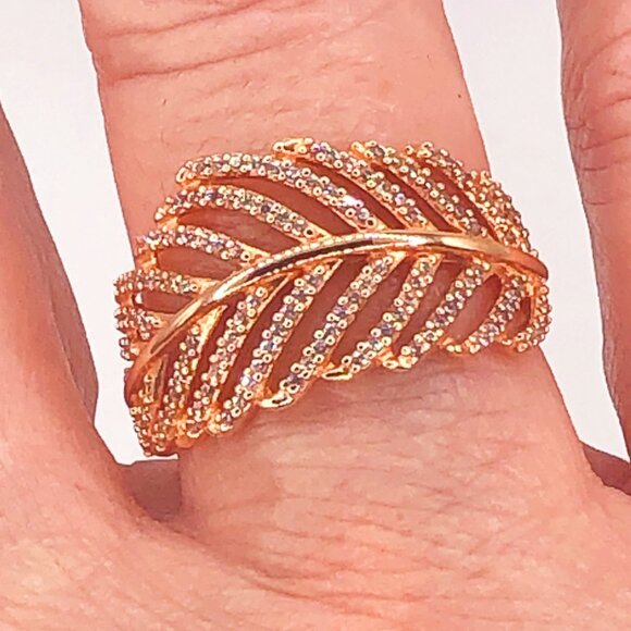 Pandora Rose™ Sparkling Feather Leaf Ring w/ Cubic Zirconia Size 58 (US 8.5) - Picture 2 of 8